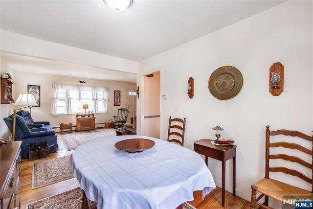 33 Laurel Place, West Caldwell, NJ 07006