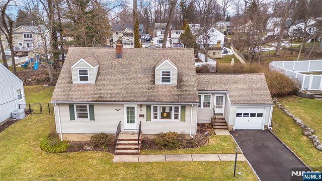 33 Laurel Place, West Caldwell, NJ 07006