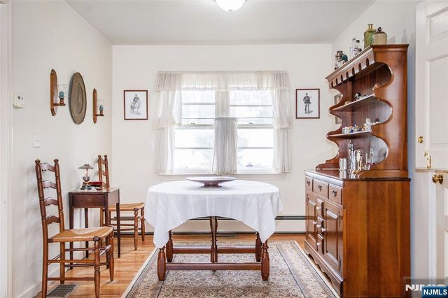 33 Laurel Place, West Caldwell, NJ 07006