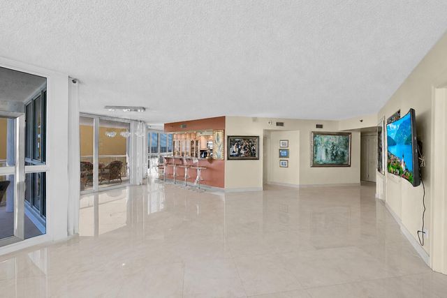 16425 Collins Avenue 2011, Sunny Isles Beach, FL 33160