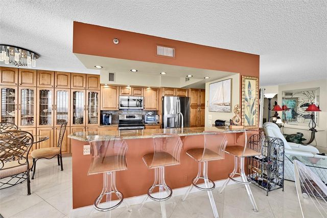 16425 Collins Avenue 2011, Sunny Isles Beach, FL 33160