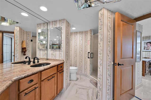 16425 Collins Avenue 2011, Sunny Isles Beach, FL 33160