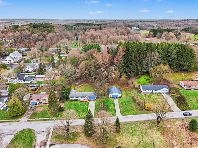 2739 Hillcrest Drive, New Era Vllg, MI 49446