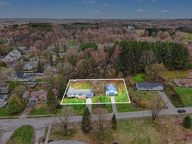 2739 Hillcrest Drive, New Era Vllg, MI 49446