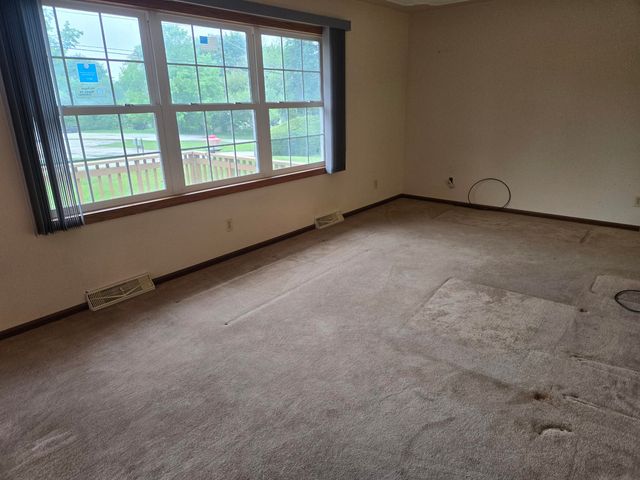 2739 Hillcrest Drive, New Era Vllg, MI 49446