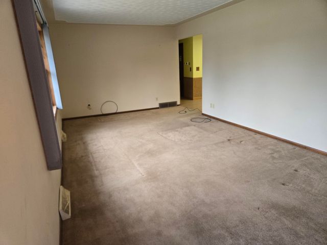 2739 Hillcrest Drive, New Era Vllg, MI 49446