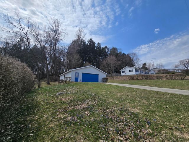 2739 Hillcrest Drive, New Era Vllg, MI 49446