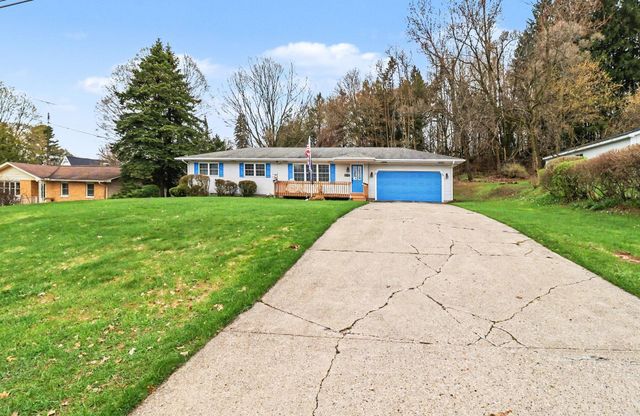 2739 Hillcrest Drive, New Era Vllg, MI 49446