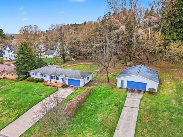 2739 Hillcrest Drive, New Era Vllg, MI 49446