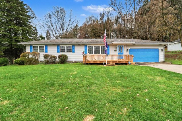 2739 Hillcrest Drive, New Era Vllg, MI 49446