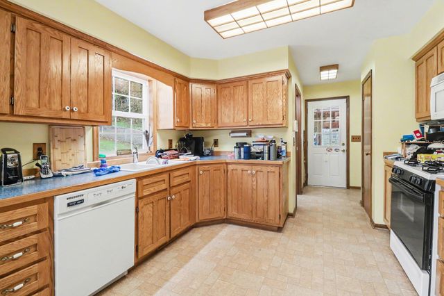 2739 Hillcrest Drive, New Era Vllg, MI 49446