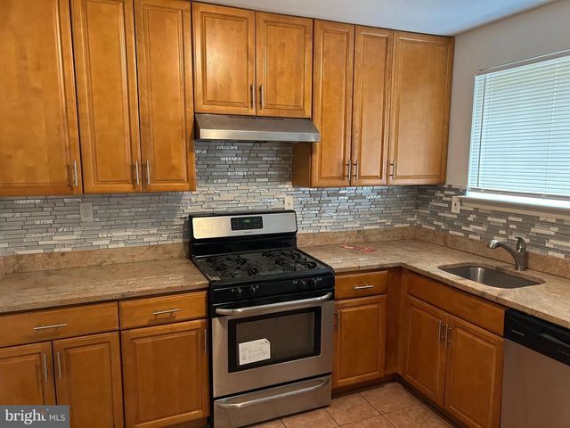 3319 6TH ST SE, Washington, DC 20032