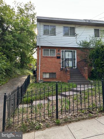 3319 6TH ST SE, Washington, DC 20032