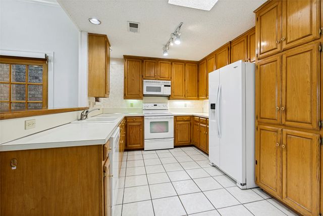 2713 Laurel Oaks Drive, Garland, TX 75044