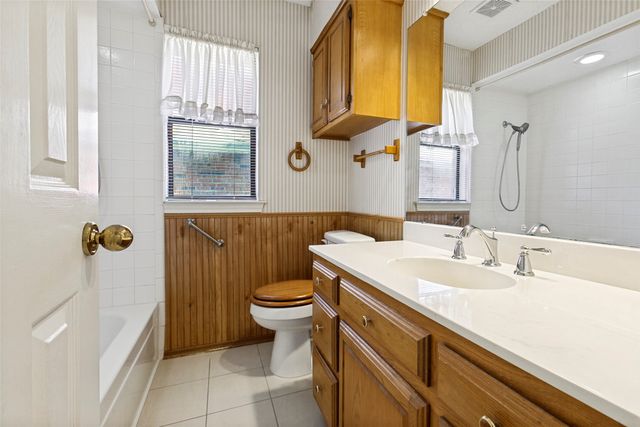 2713 Laurel Oaks Drive, Garland, TX 75044