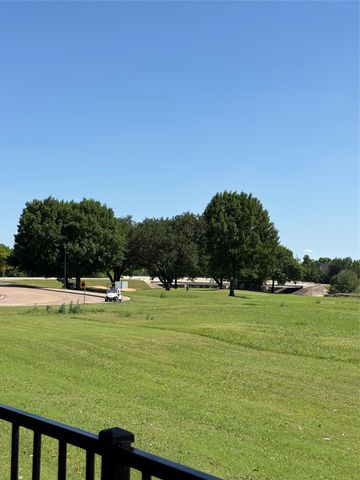 2713 Laurel Oaks Drive, Garland, TX 75044