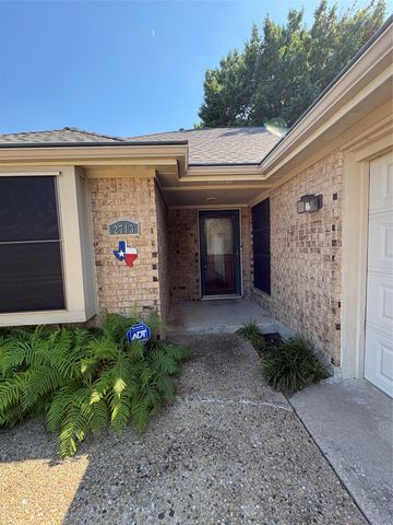 2713 Laurel Oaks Drive, Garland, TX 75044