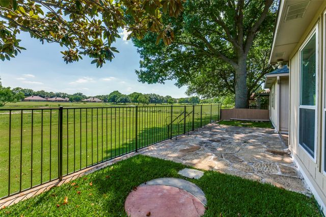 2713 Laurel Oaks Drive, Garland, TX 75044