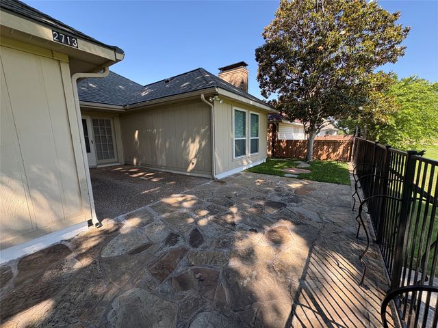 2713 Laurel Oaks Drive, Garland, TX 75044