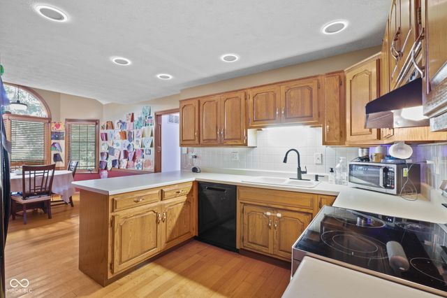 179 W Arcadia, Mooresville, IN 46158