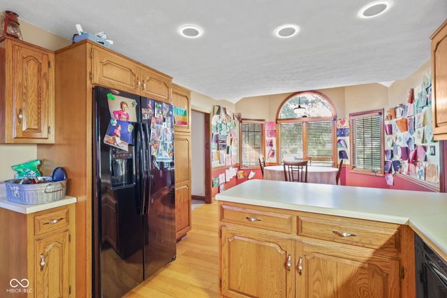 179 W Arcadia, Mooresville, IN 46158