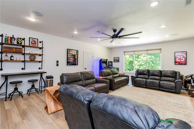 10901 Old Fashion Drive, Bentonville, AR 72713