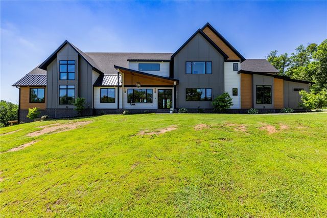 10901 Old Fashion Drive, Bentonville, AR 72713