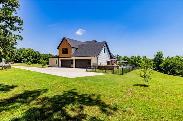 10901 Old Fashion Drive, Bentonville, AR 72713