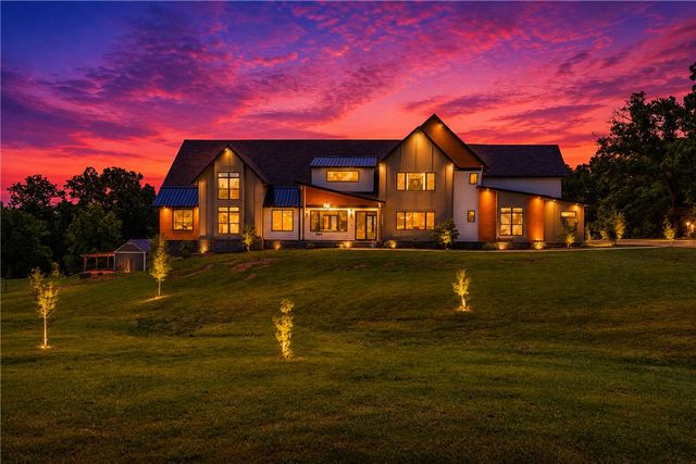 10901 Old Fashion Drive, Bentonville, AR 72713
