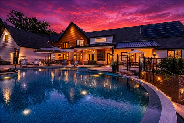 10901 Old Fashion Drive, Bentonville, AR 72713