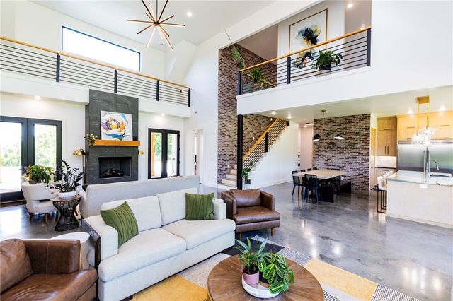 10901 Old Fashion Drive, Bentonville, AR 72713