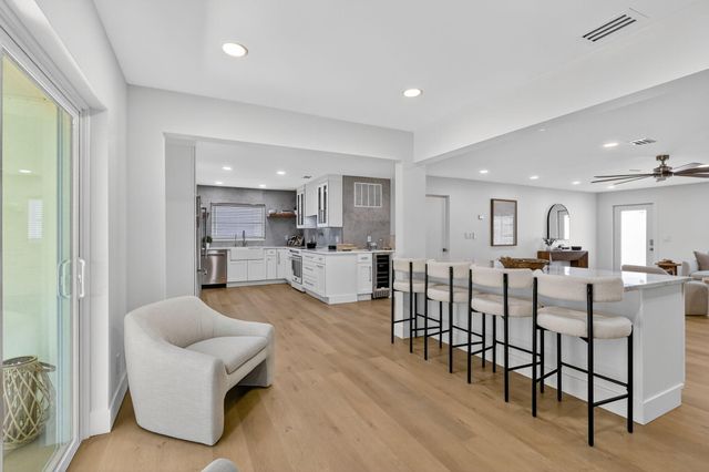 2206 SW 20th Way, Boynton Beach, FL 33426