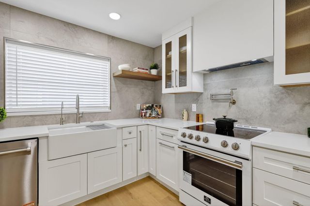 2206 SW 20th Way, Boynton Beach, FL 33426