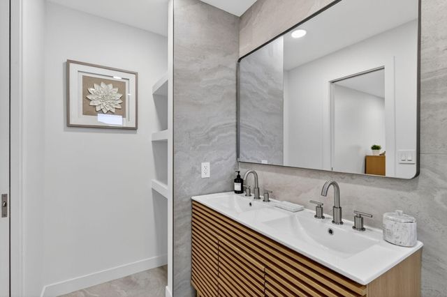 2206 SW 20th Way, Boynton Beach, FL 33426