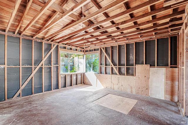 65 Circle Rd, San Rafael, CA 94903