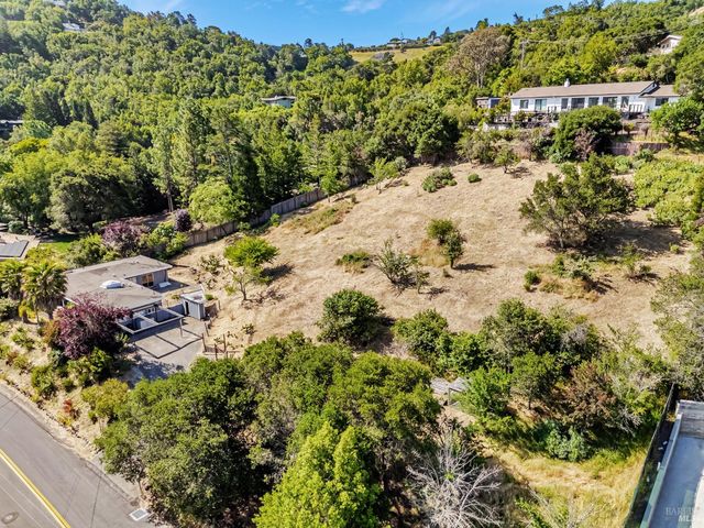 65 Circle Rd, San Rafael, CA 94903