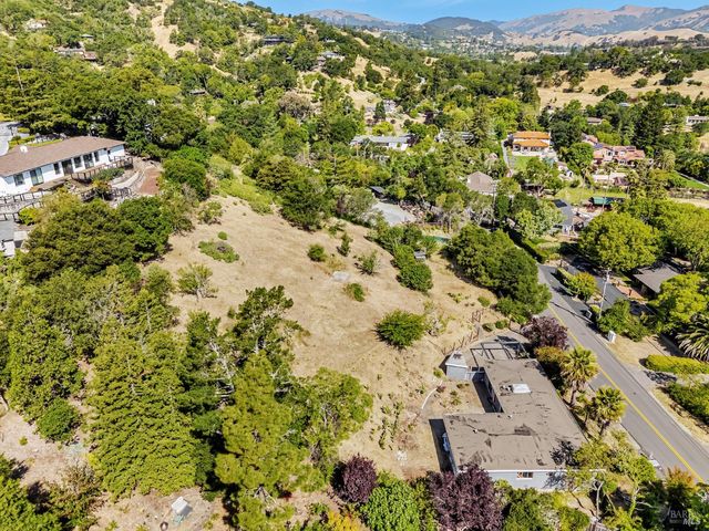 65 Circle Rd, San Rafael, CA 94903