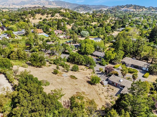 65 Circle Rd, San Rafael, CA 94903