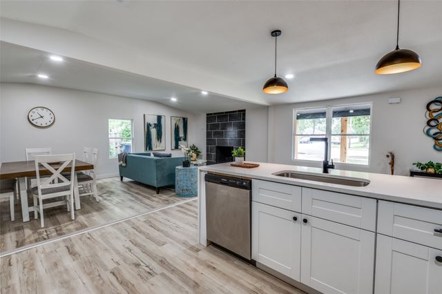 122 Wallace Drive, Garland, TX 75041