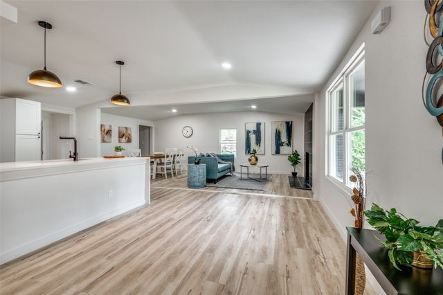 122 Wallace Drive, Garland, TX 75041