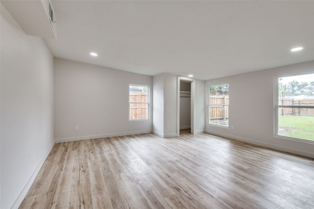 122 Wallace Drive, Garland, TX 75041