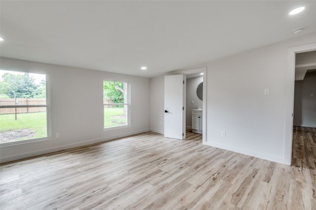 122 Wallace Drive, Garland, TX 75041