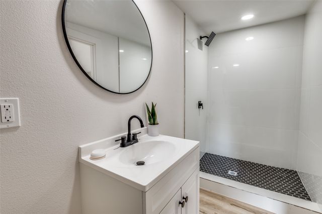 122 Wallace Drive, Garland, TX 75041
