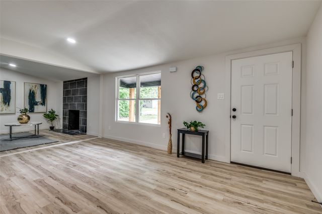 122 Wallace Drive, Garland, TX 75041