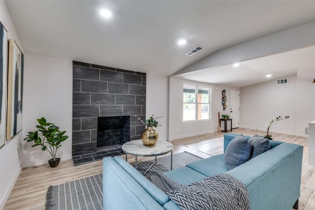 122 Wallace Drive, Garland, TX 75041