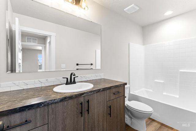 15278 Queensbury Ave, Nampa, ID 83651