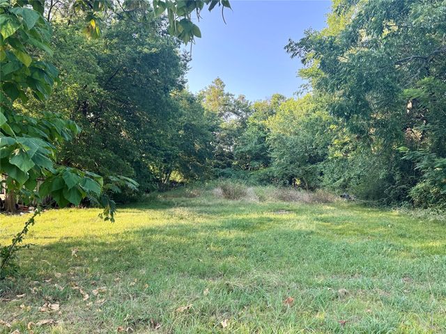 1201 Market Street W, Honey Grove, TX 75446