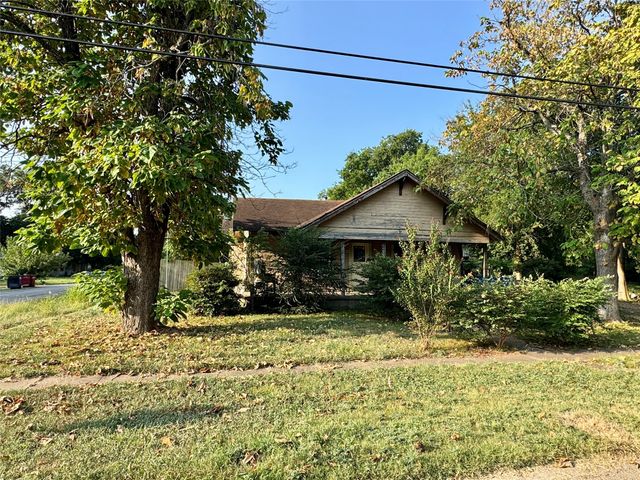 1201 Market Street W, Honey Grove, TX 75446