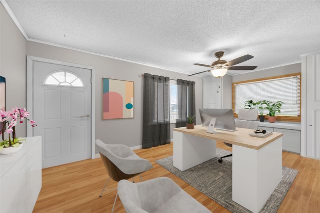 625 Freeseway Drive, Robins, IA 52328