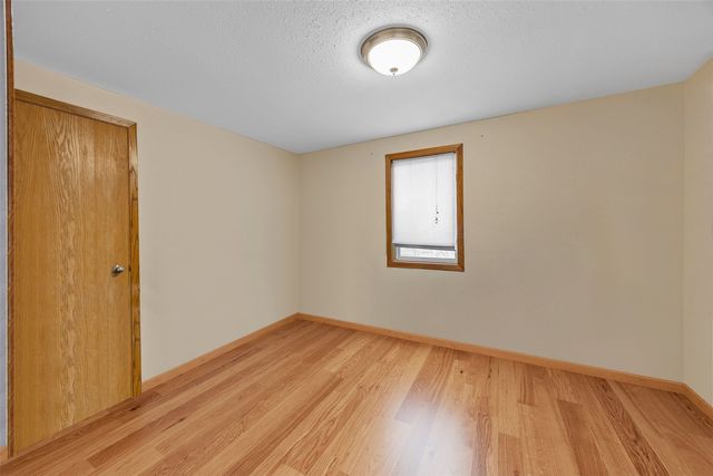 625 Freeseway Drive, Robins, IA 52328